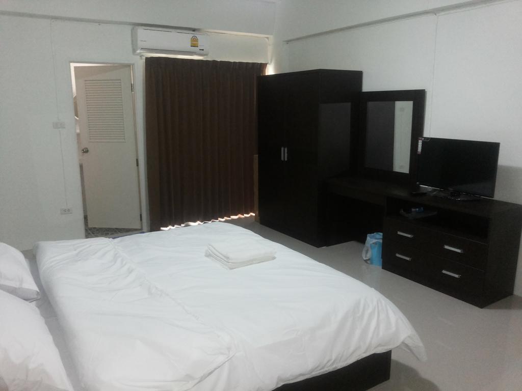 Tisaraporn Resident Motel Ban Khlong Song Room photo